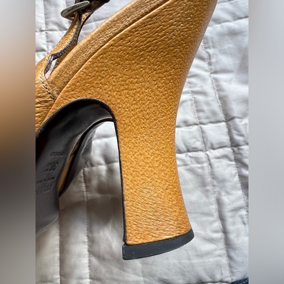 PRADA Peep Toe Slingback Clogs in Mustard Yellow US size 6.5 - Picture 4 of 5